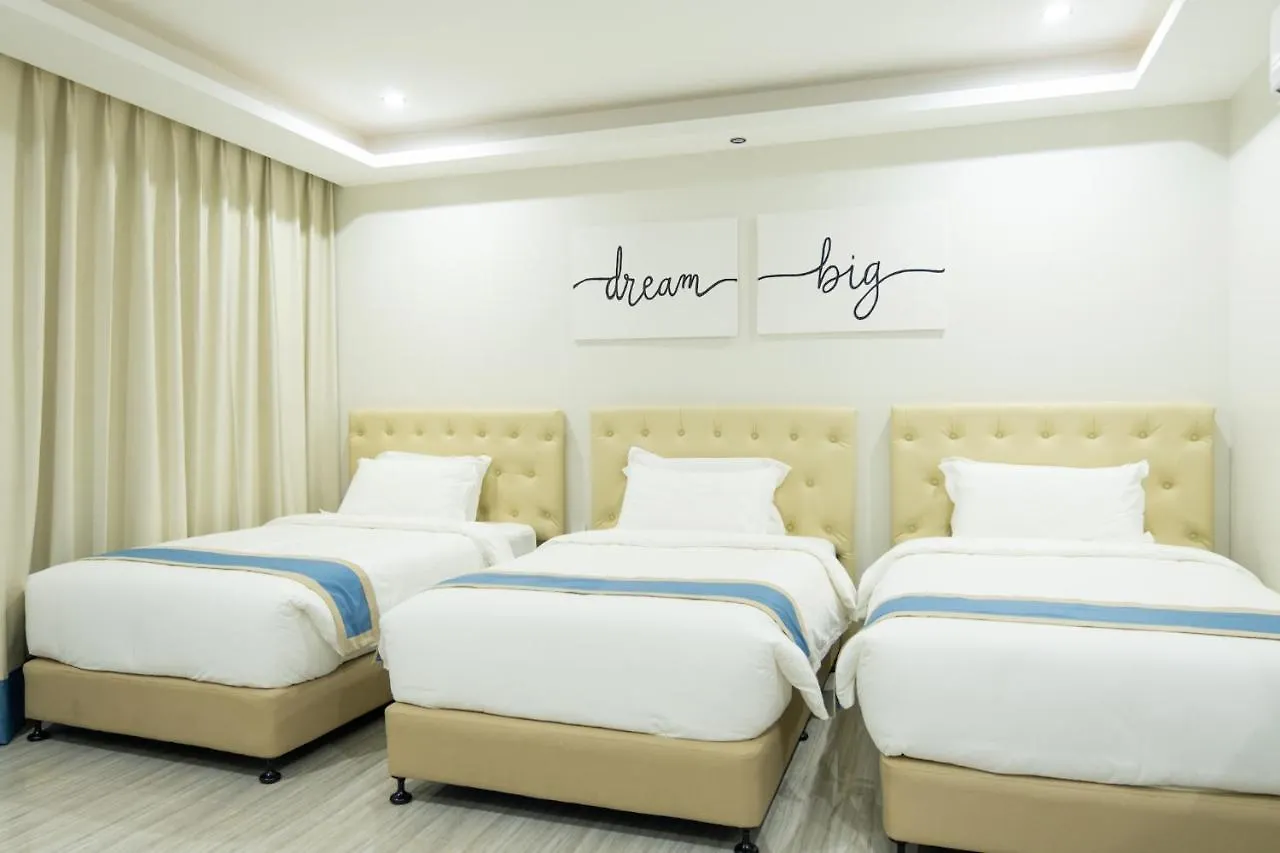 Hampton Suites Davao 2*,  Philippines