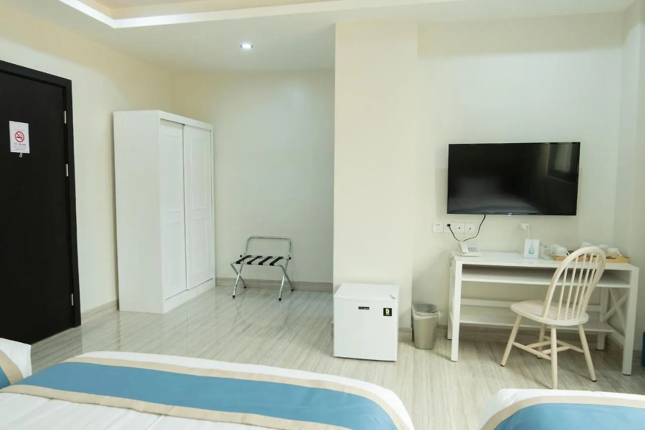 Hampton Suites Davao 2*,  Philippines